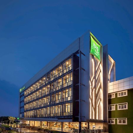 Ibis Styles Jakarta Sunter Jacarta Exterior foto
