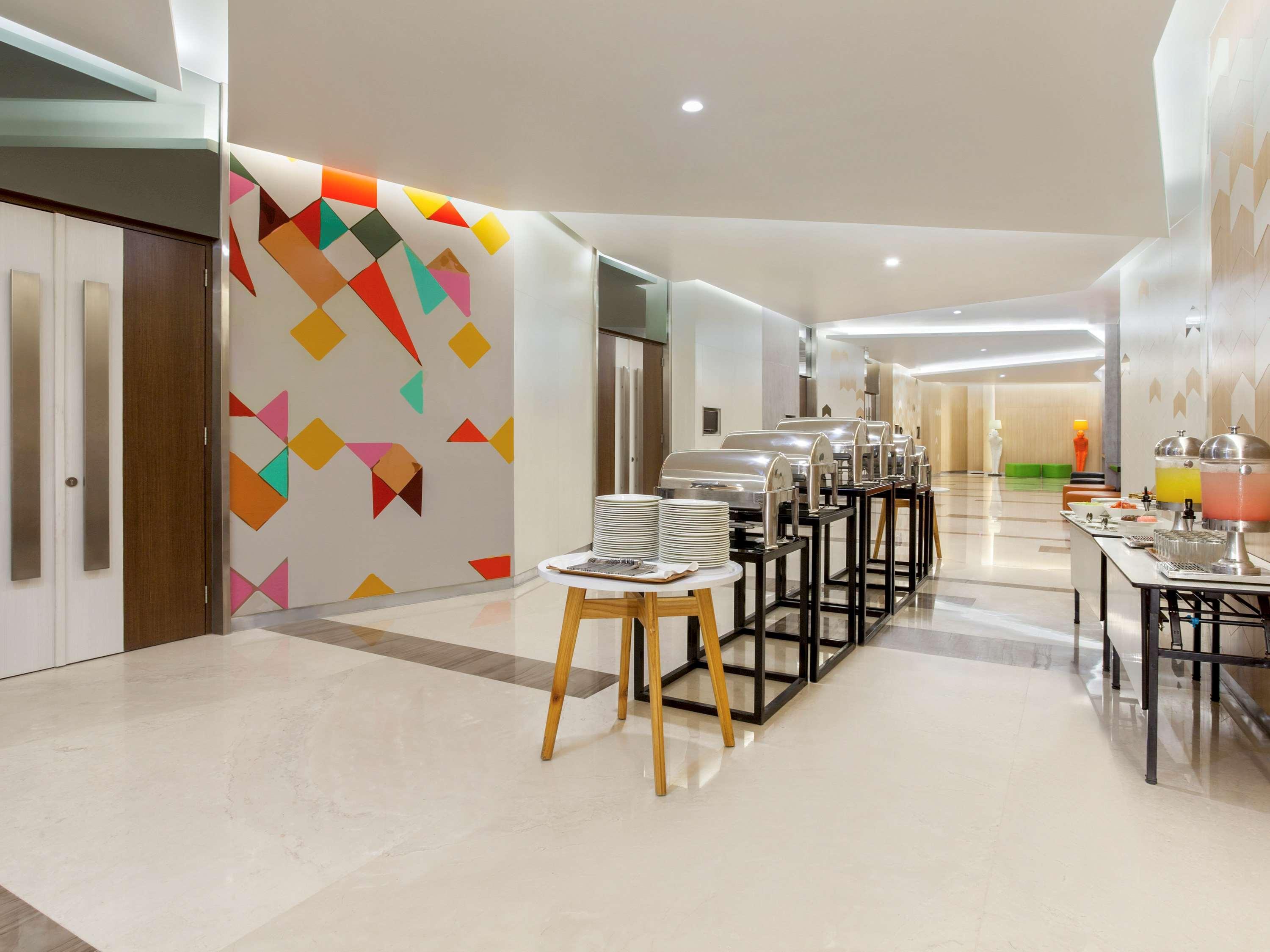 Ibis Styles Jakarta Sunter Jacarta Exterior foto