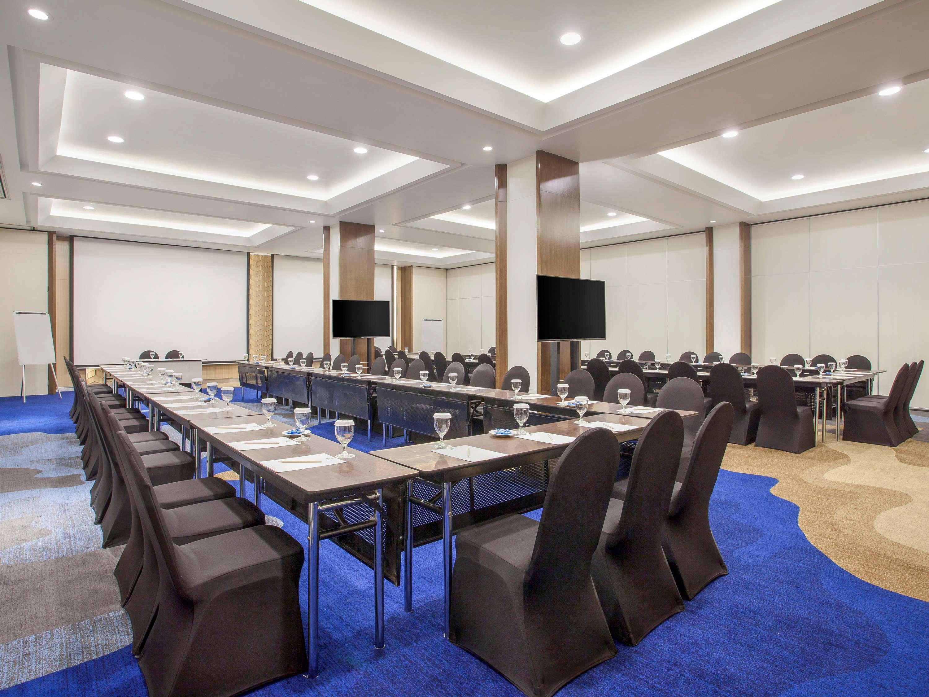 Ibis Styles Jakarta Sunter Jacarta Exterior foto
