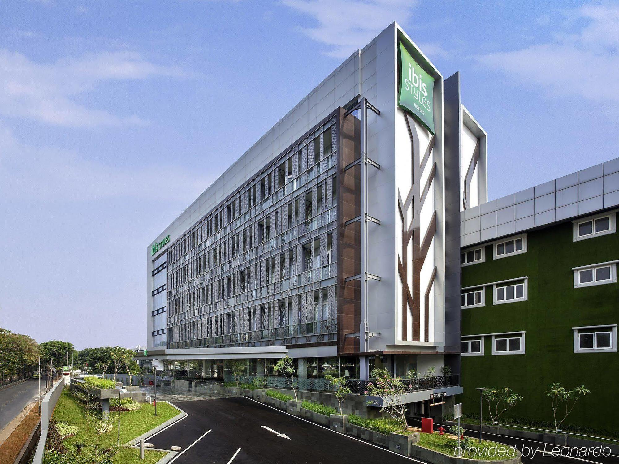 Ibis Styles Jakarta Sunter Jacarta Exterior foto