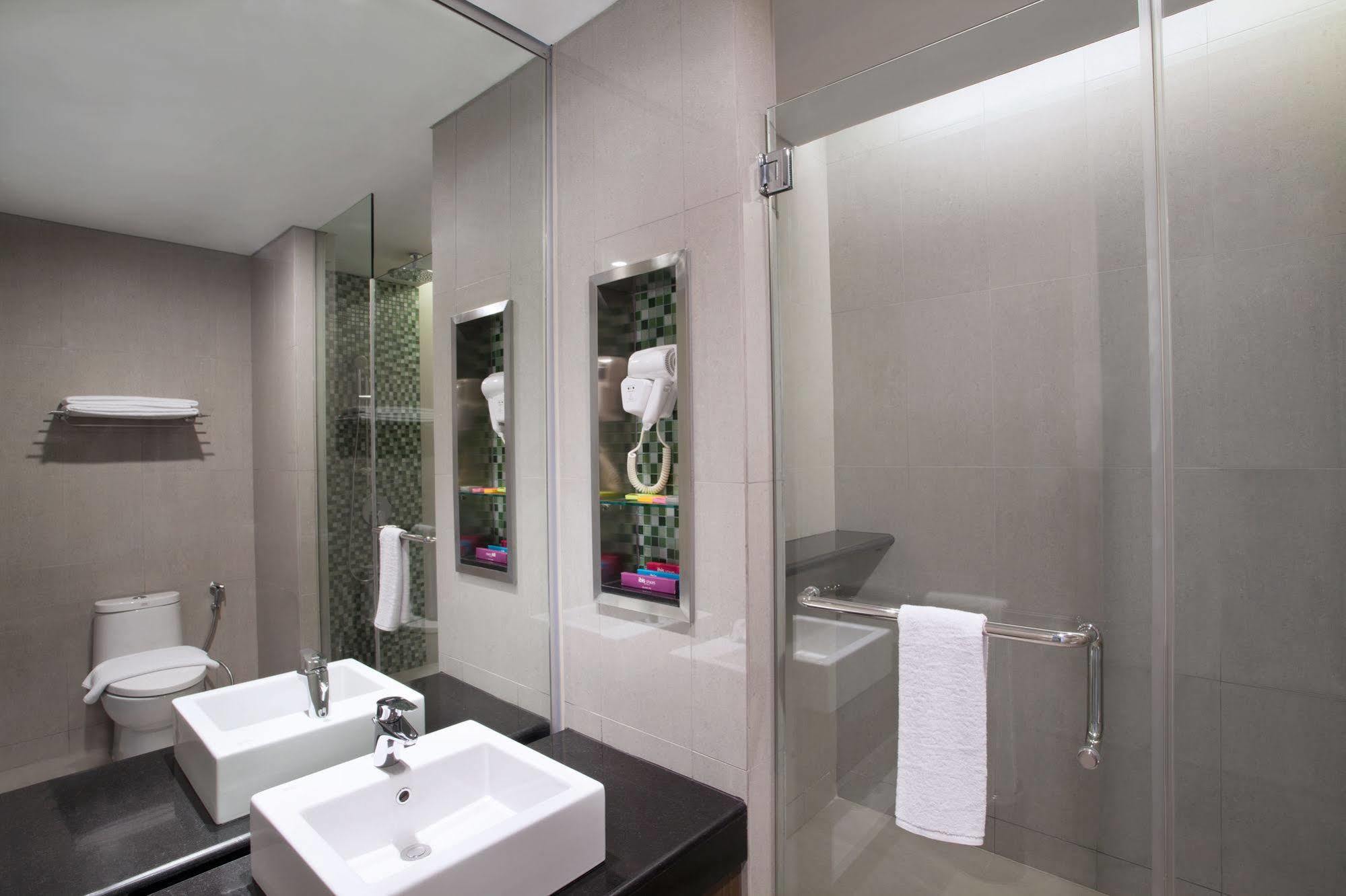 Ibis Styles Jakarta Sunter Jacarta Exterior foto